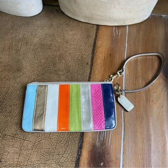 Coach RARE Legacy Madison Wristlet Tattersall Lining Style F41453 with Dust Bag - Picture 7 of 7